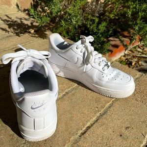 White Nike Air Force 1